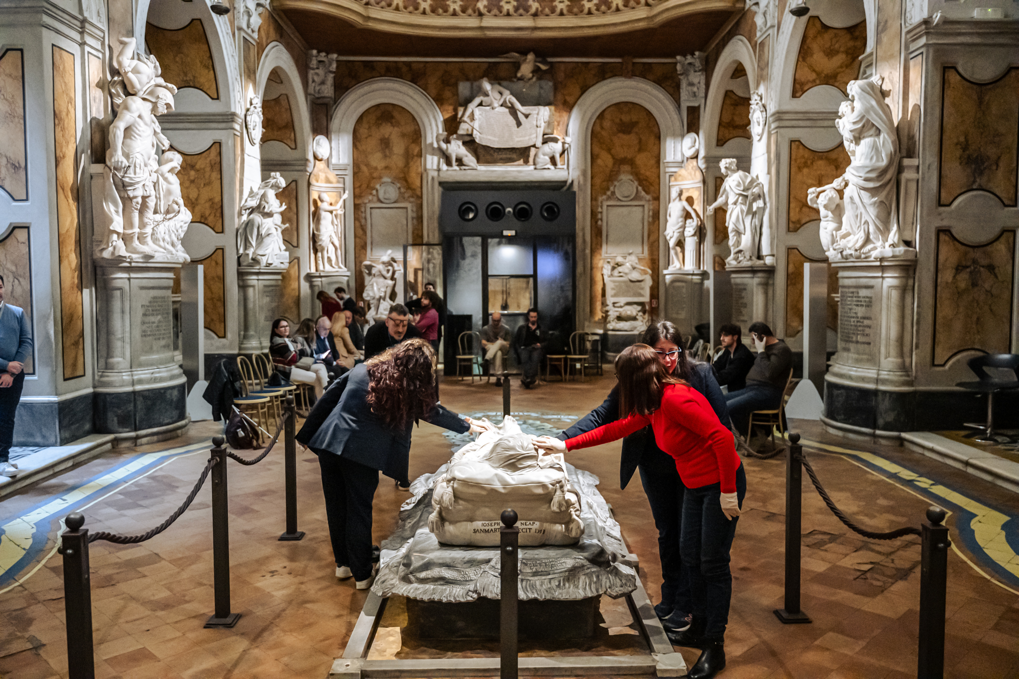 3. La meraviglia a portata di mano_Visita tattile_Cappella Sansevero_ph. Andrea Salzillo per Rive Studio