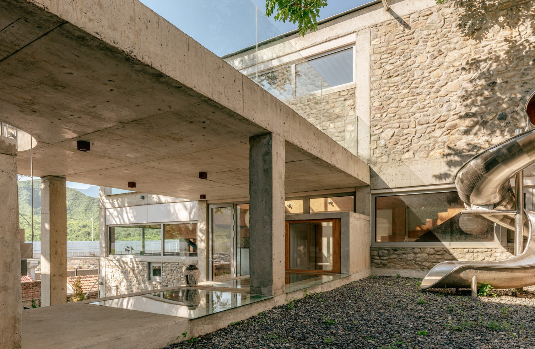 chaoffice-house-of-bluff-reclaimed-stone-china_dezeen_2364_col_15-1704×1111