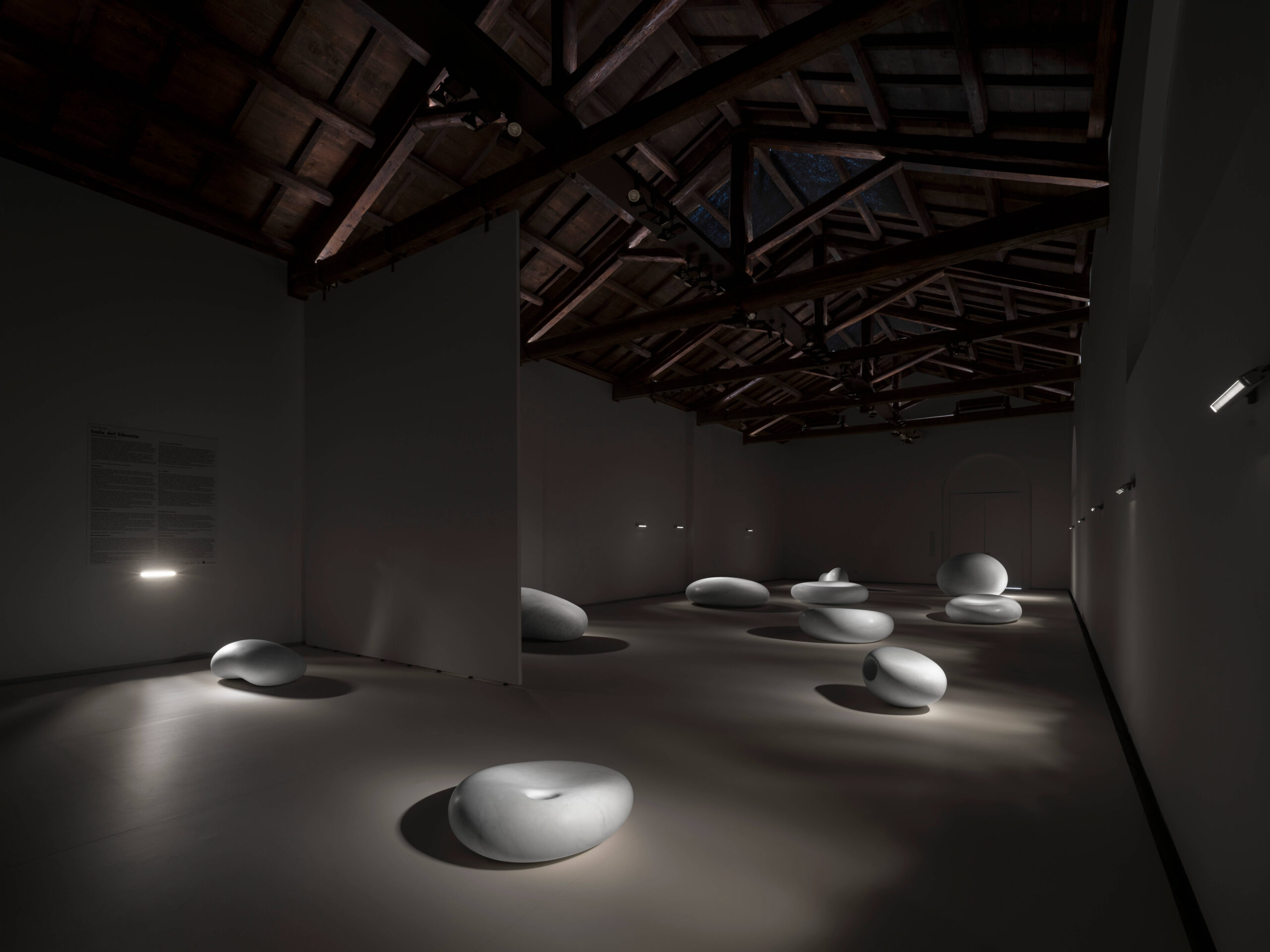 Kan Yasuda, Isole del Silenzio, Wilmotte Foundation, Venezia Kan Yasuda, Isole del Silenzio, Wilmotte Foundation, Venezia – © Nicola Gnesi